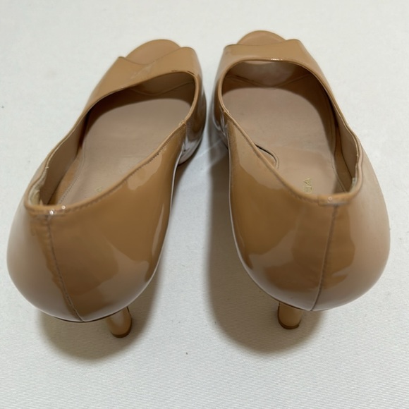 VIA SPIGA WOMEN 3.5”HEEL NUDE PATENT LEATHER SIZE 8.5 - Picture 4 of 12